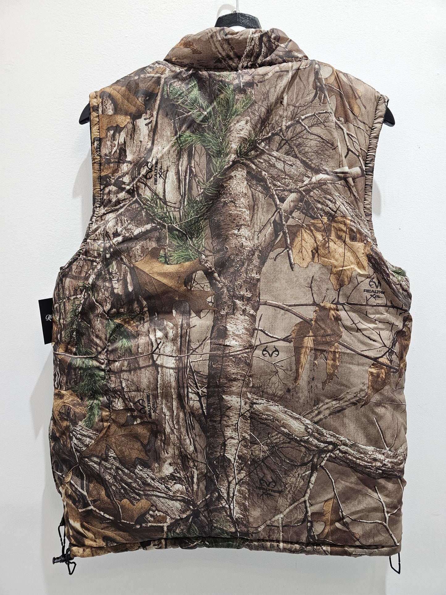 Realtree Xtra reversible camouflage fullzip vest