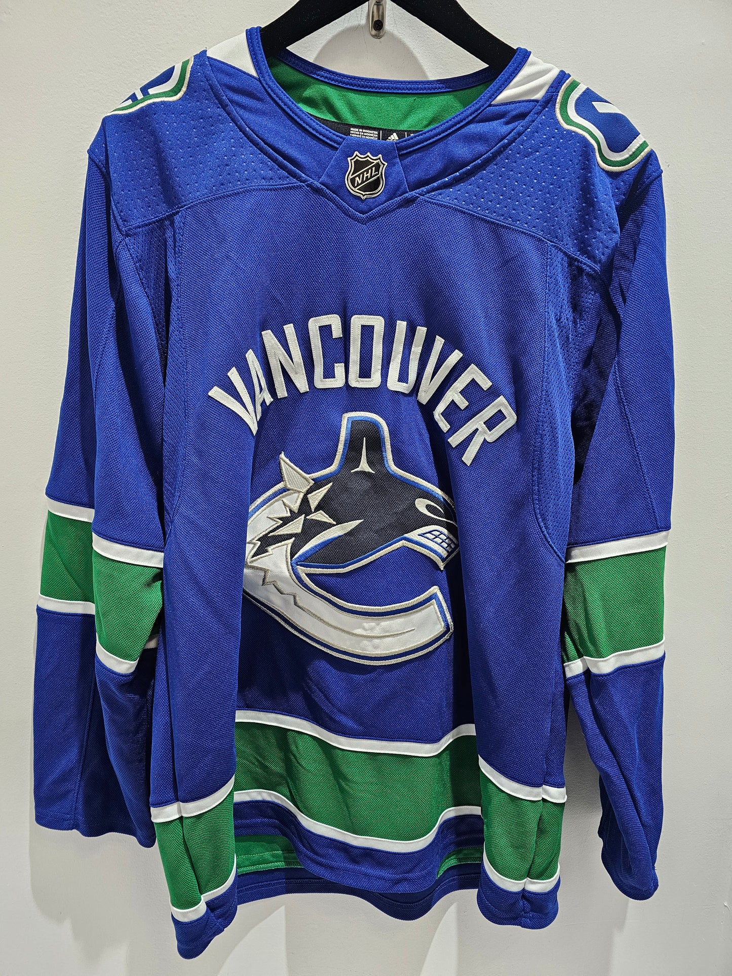 Adidas Vancouver Canucks Brock Boeser #6 Hockey Jersey 🏒