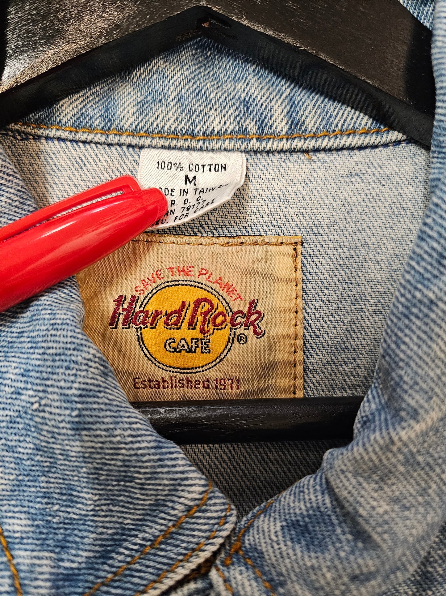 Vintage Hard rock cafe save the planet st.thomas washed denim jacket