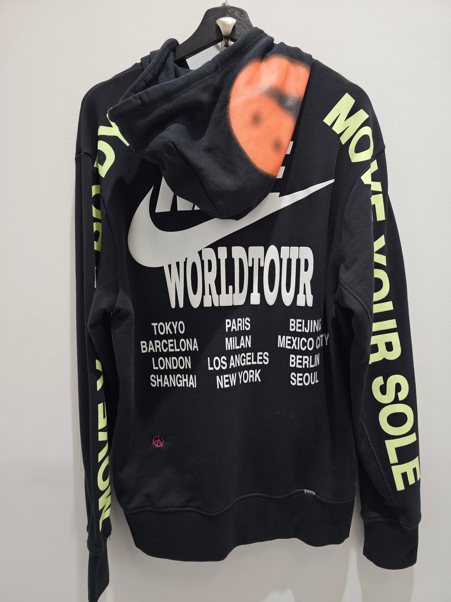 Nike move your body move your soul worldtour black pullover hoodie