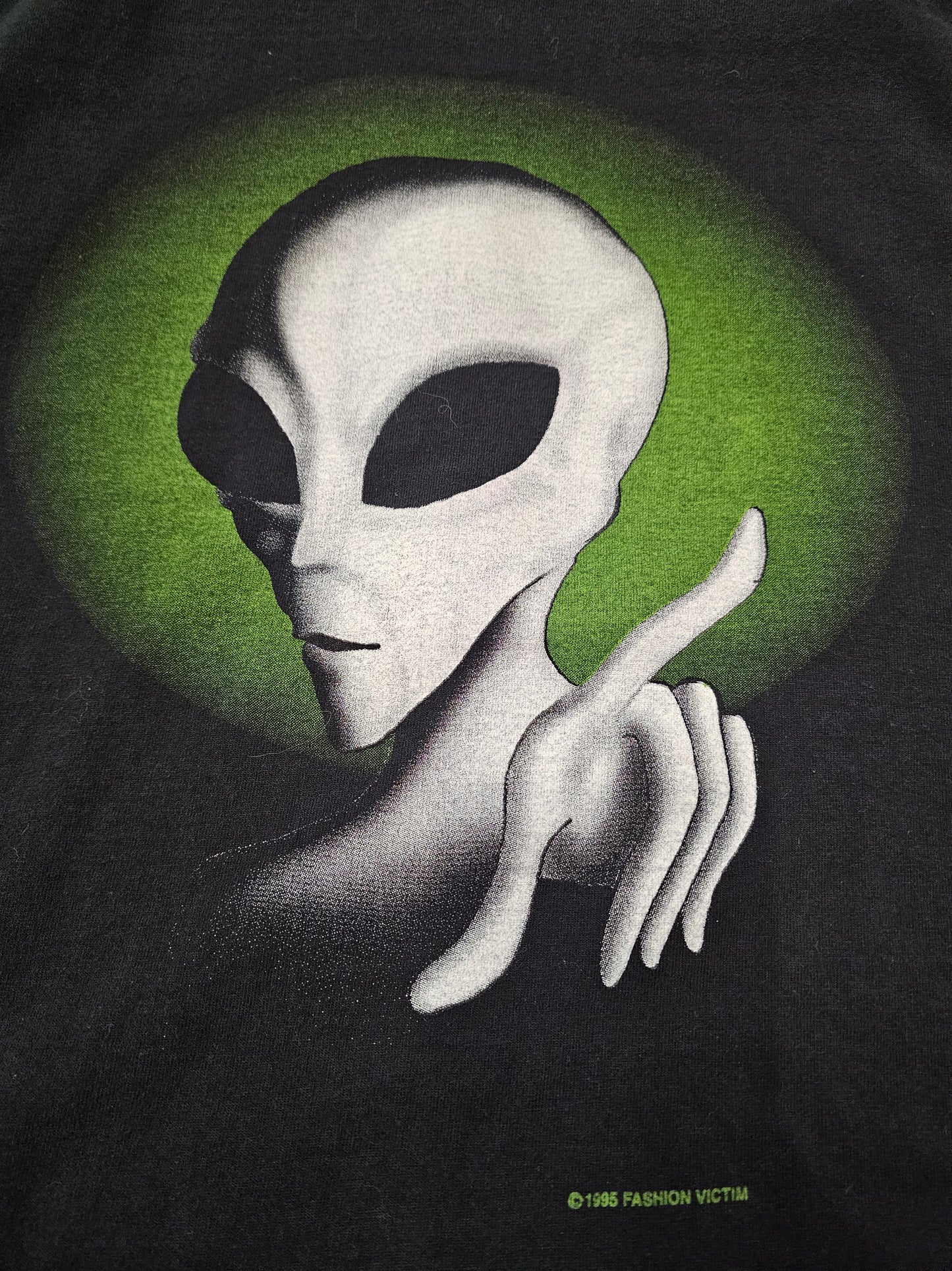 Vintage 95' Fashion victim Alien 👽 Black Tshirt