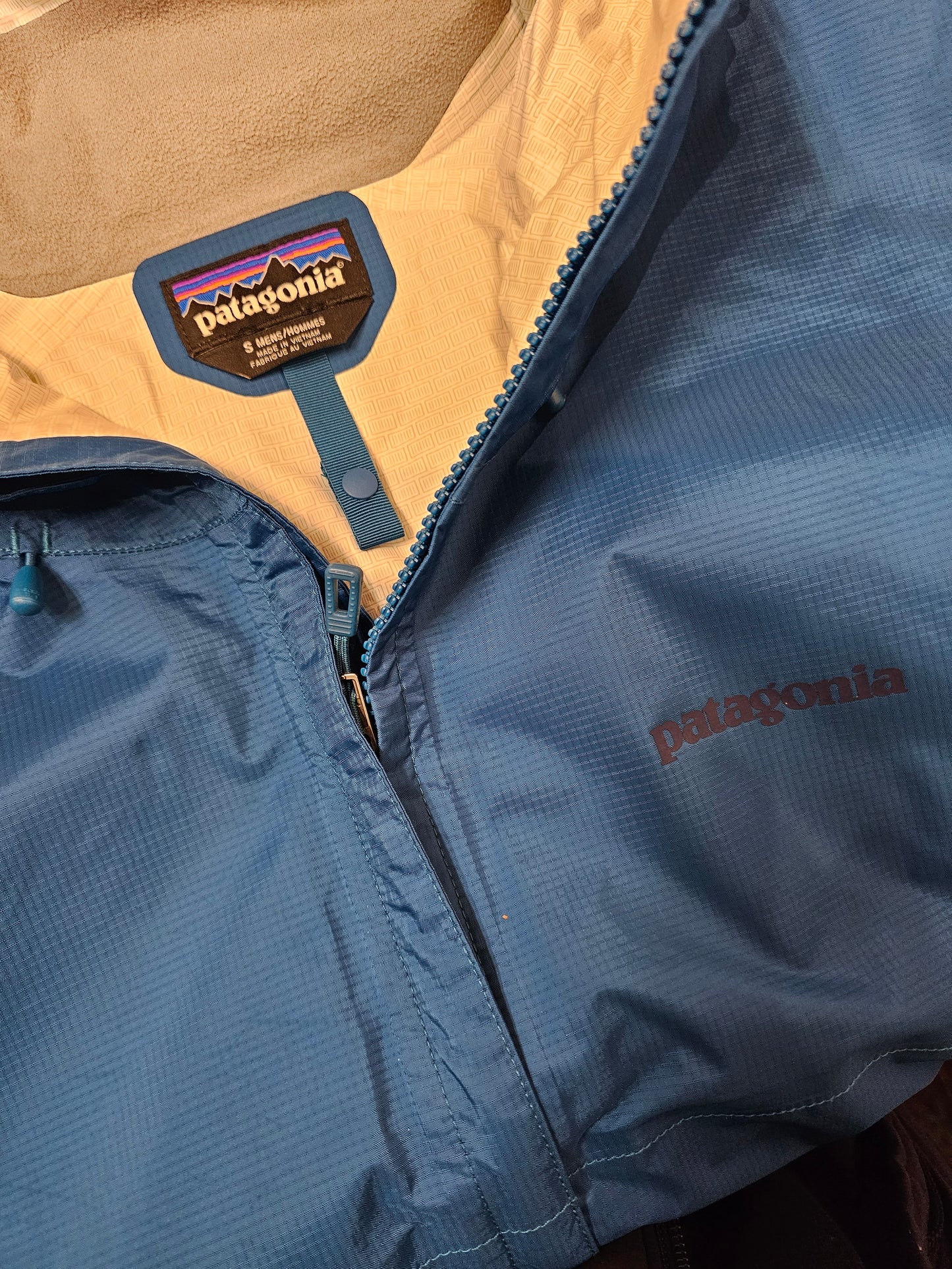 Patagonia mens torrent shell steel blue zip up blue jacket