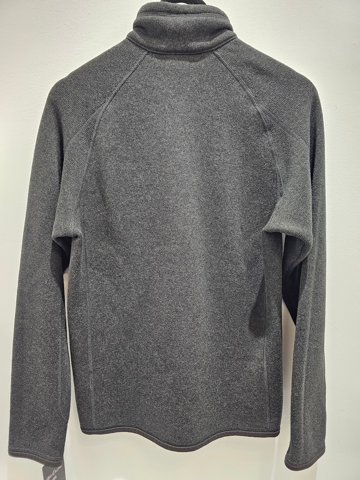 Patagonia quarter zip dark grey sweater sp19