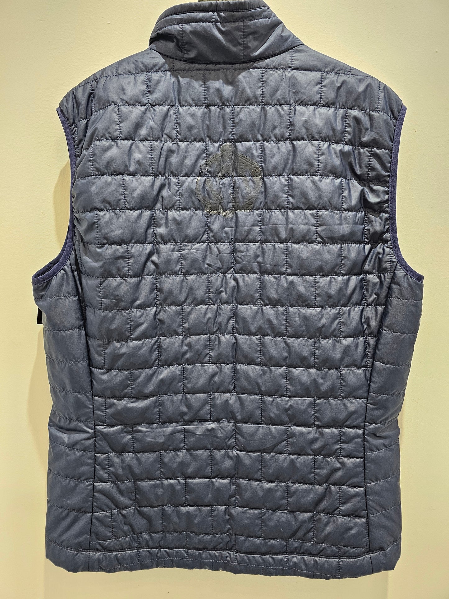 Patagonia mens sp20 light weight navy vest