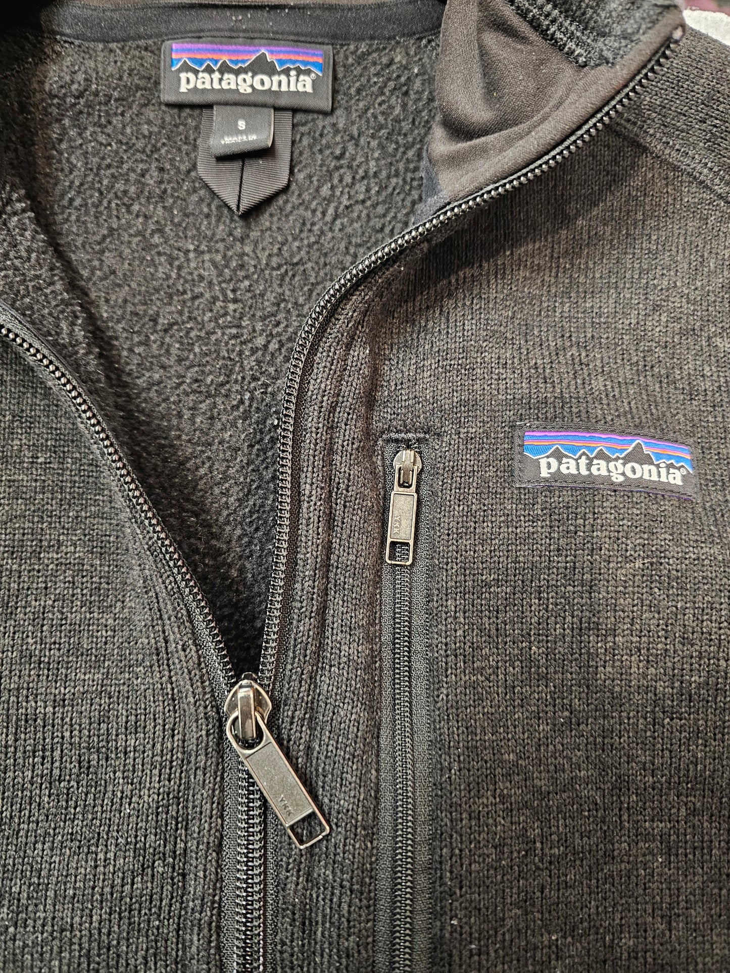 Patagonia quarter zip dark grey sweater sp19