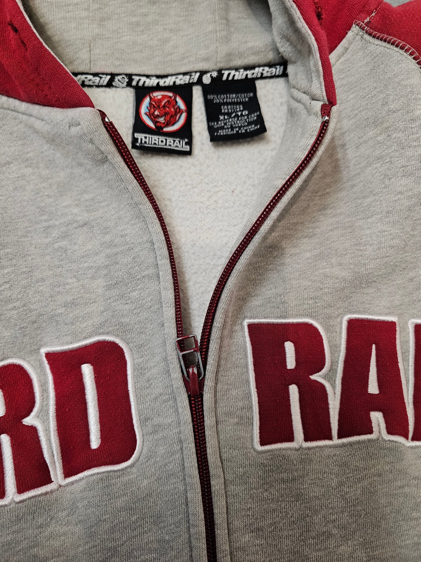 Third rail grey/red fullzip pullover hoodie