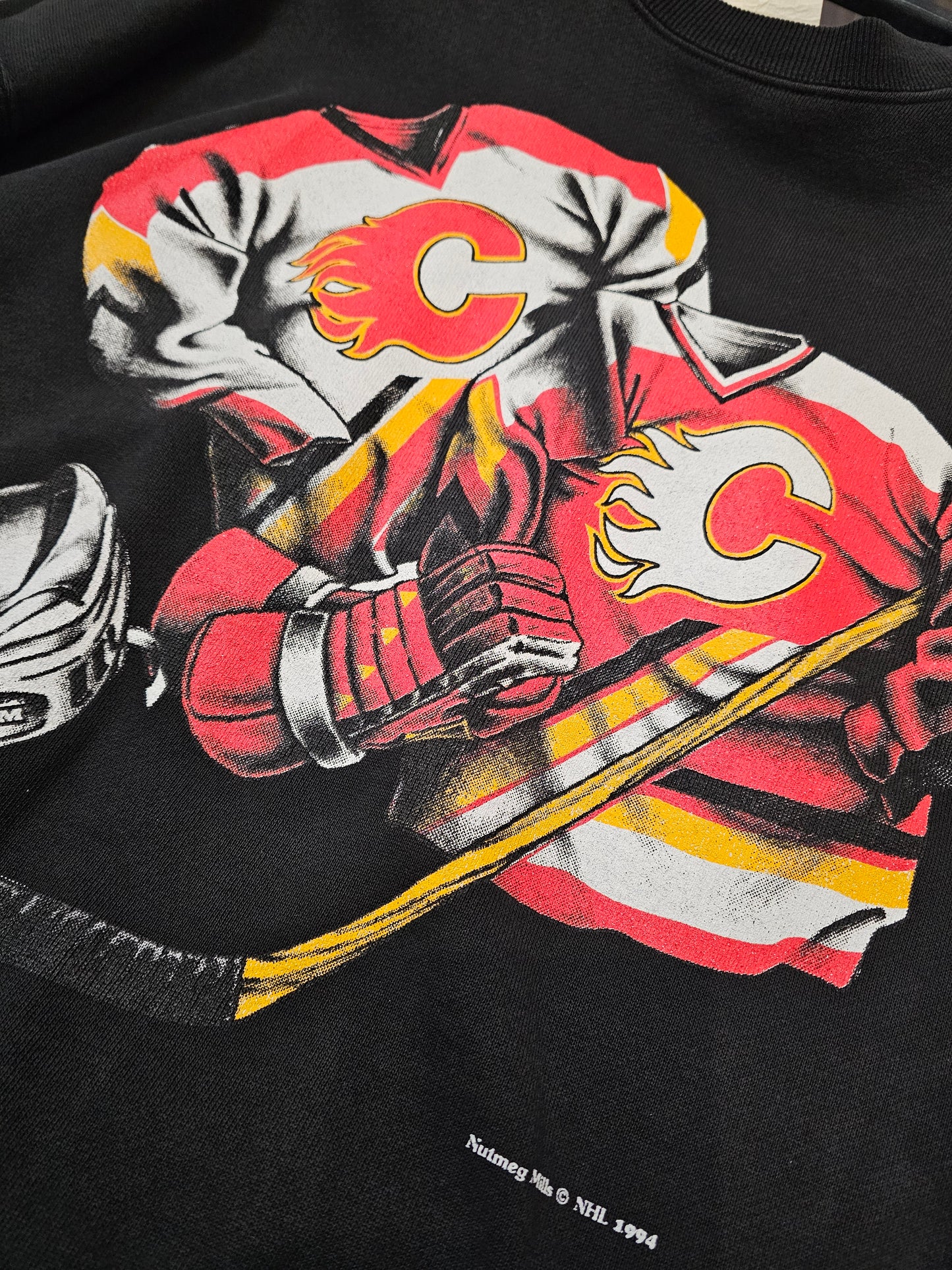 Vintage 1994 Nutmeg Ccm Calrgary Flames Black crewneck🏒