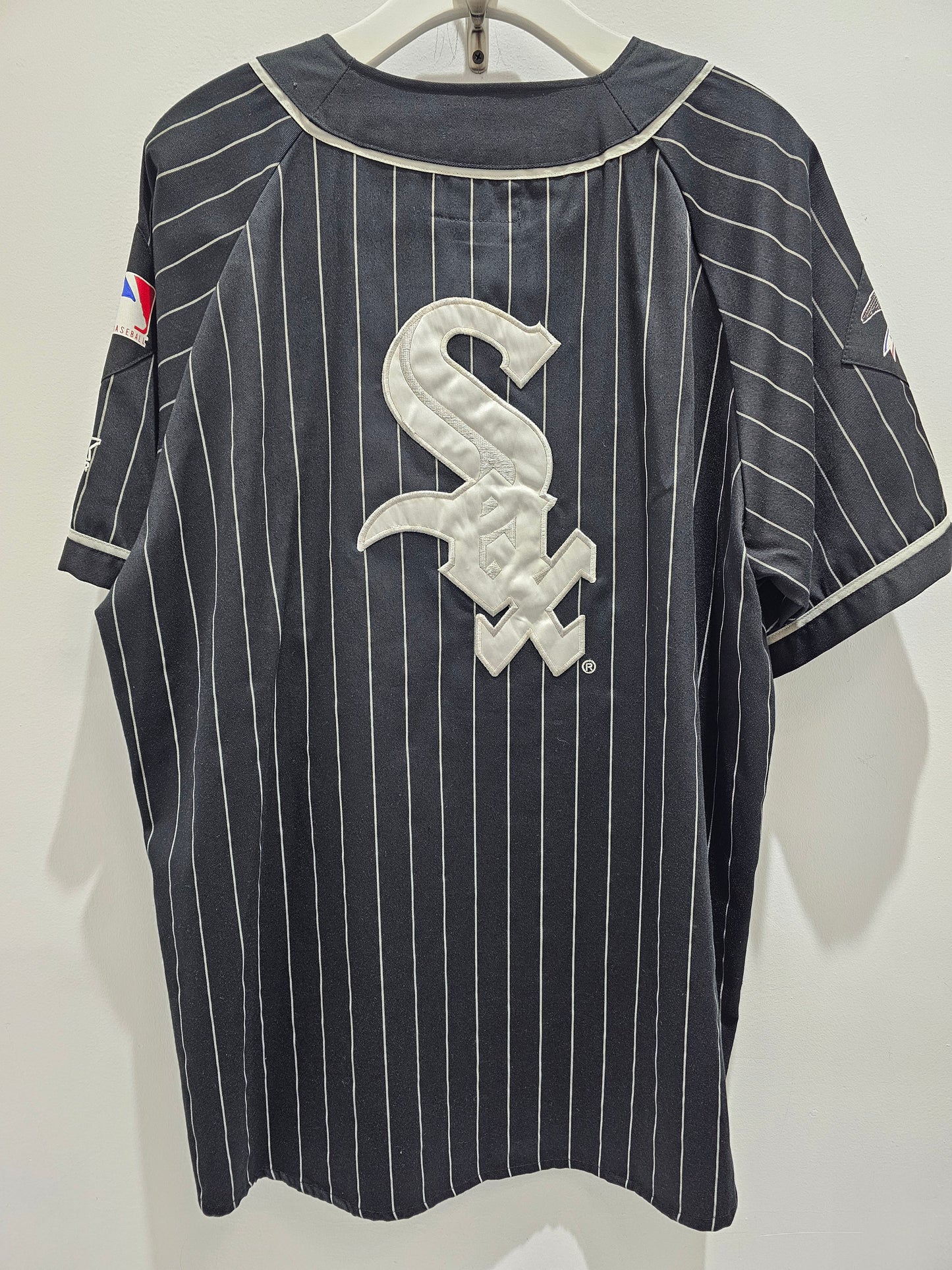 Vintage 90s Starter Chicago White Sox Pinstripe mlb buttons up jersey