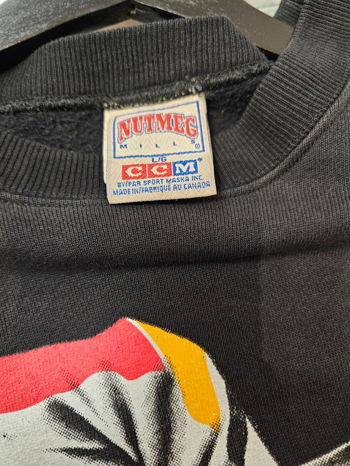 Vintage 1994 Nutmeg Ccm Calrgary Flames Black crewneck🏒