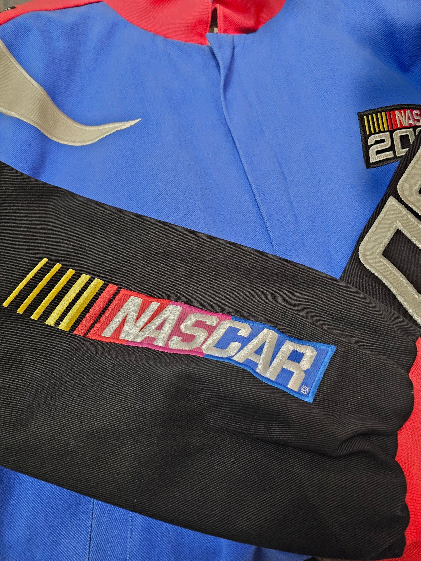 Chase Authentic Nascar 2000 Racing zip up jacket